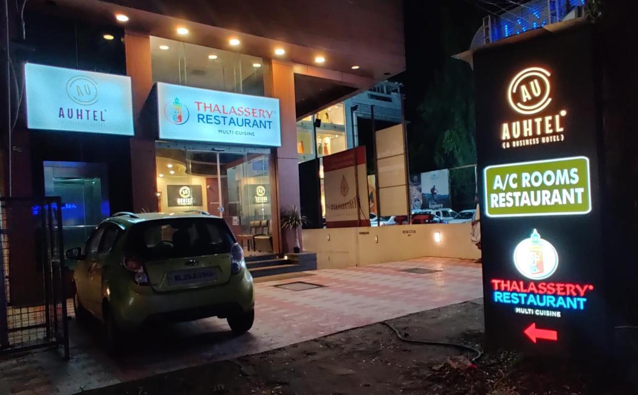 होटल Auhtel Kannur